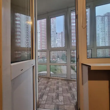 Жк Патриотика, Метро Позняки Второй Этаж Apartment Kyiv Exterior photo