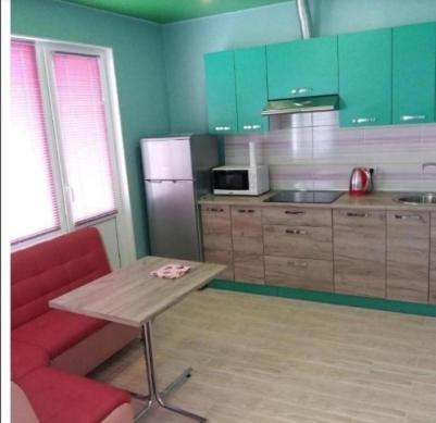 Apartment жк патриотика, метро позняки второй этаж Kyiv